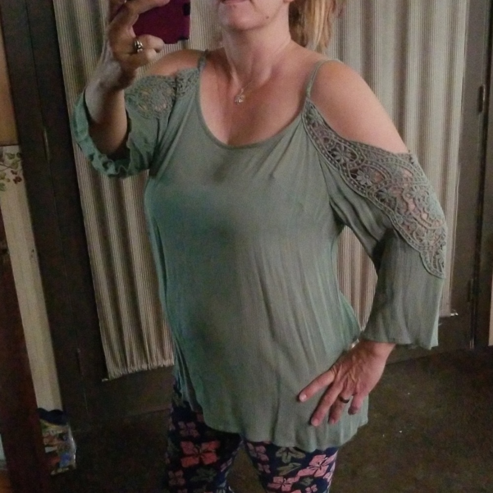 Lace Detail Cold Shoulder Top
